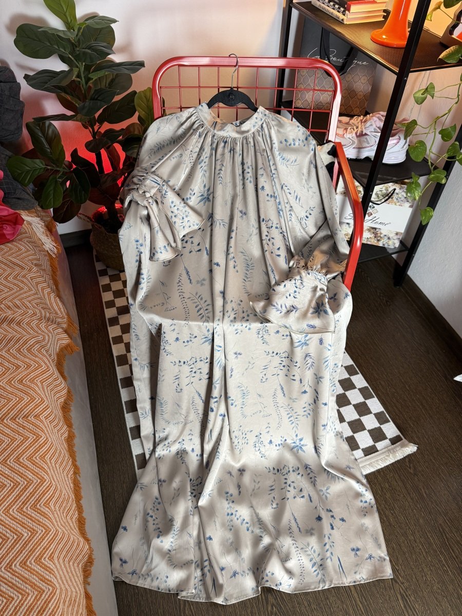Абая из жаккардового шелка.