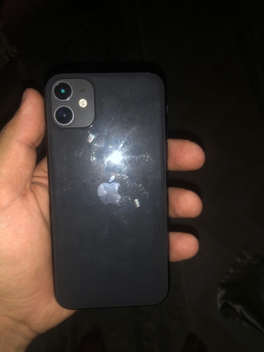 Ассаламу алейкум iPhone 11 128 ГБ.