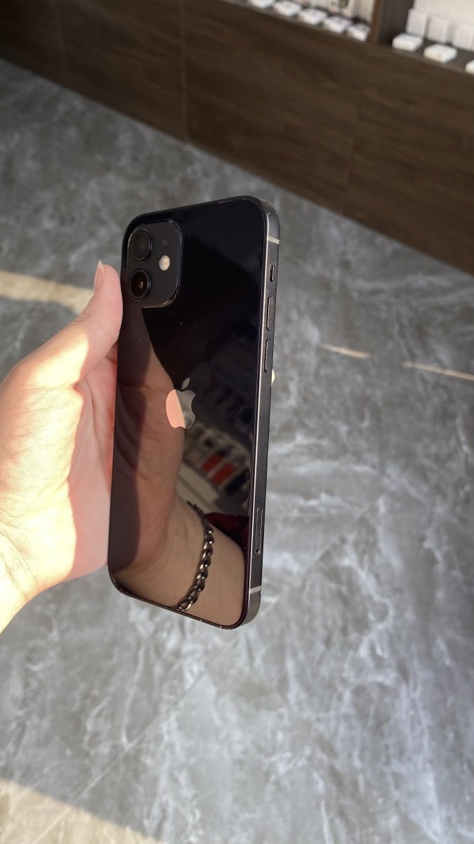 iPhone 12. 128 Gb. Б/У