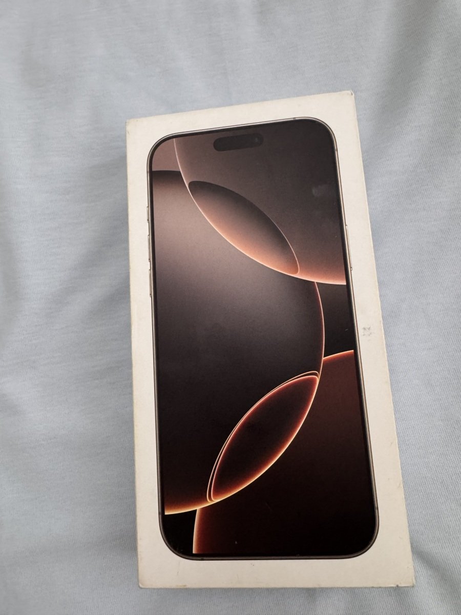Продам iPhone 16 pro Max АКБ 95 , корпус в идеале, менялся экран. Обр