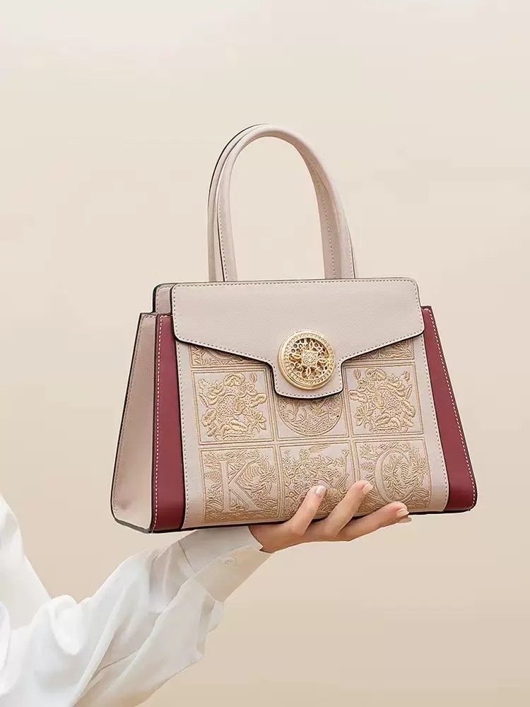модель : сумка Lady Dior