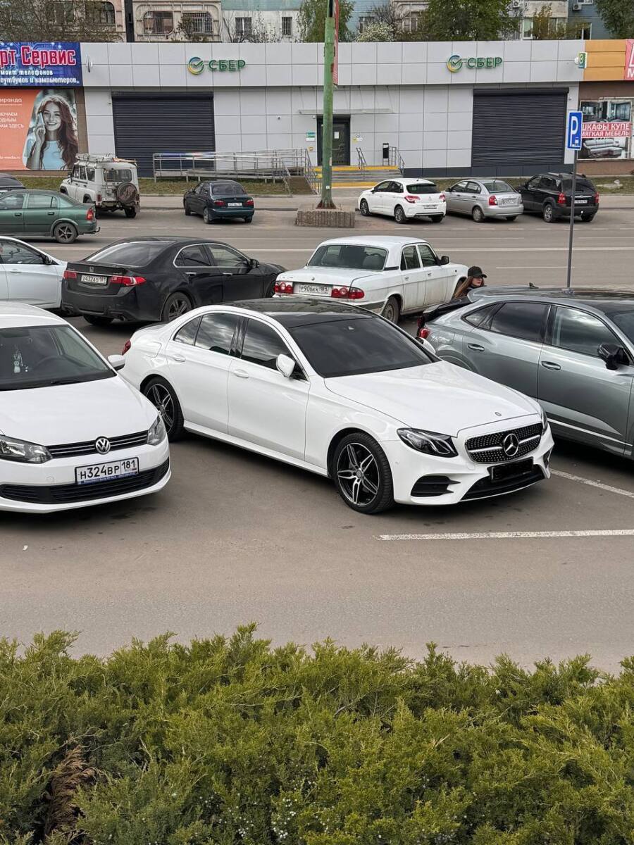 Mercedes Benz E 213