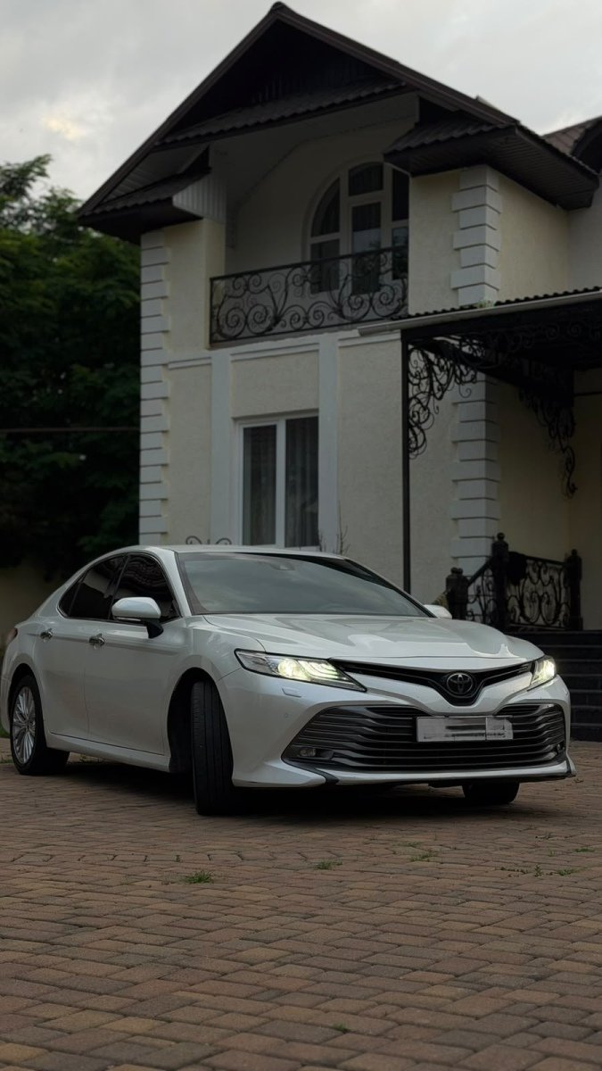 Toyota Camry 70