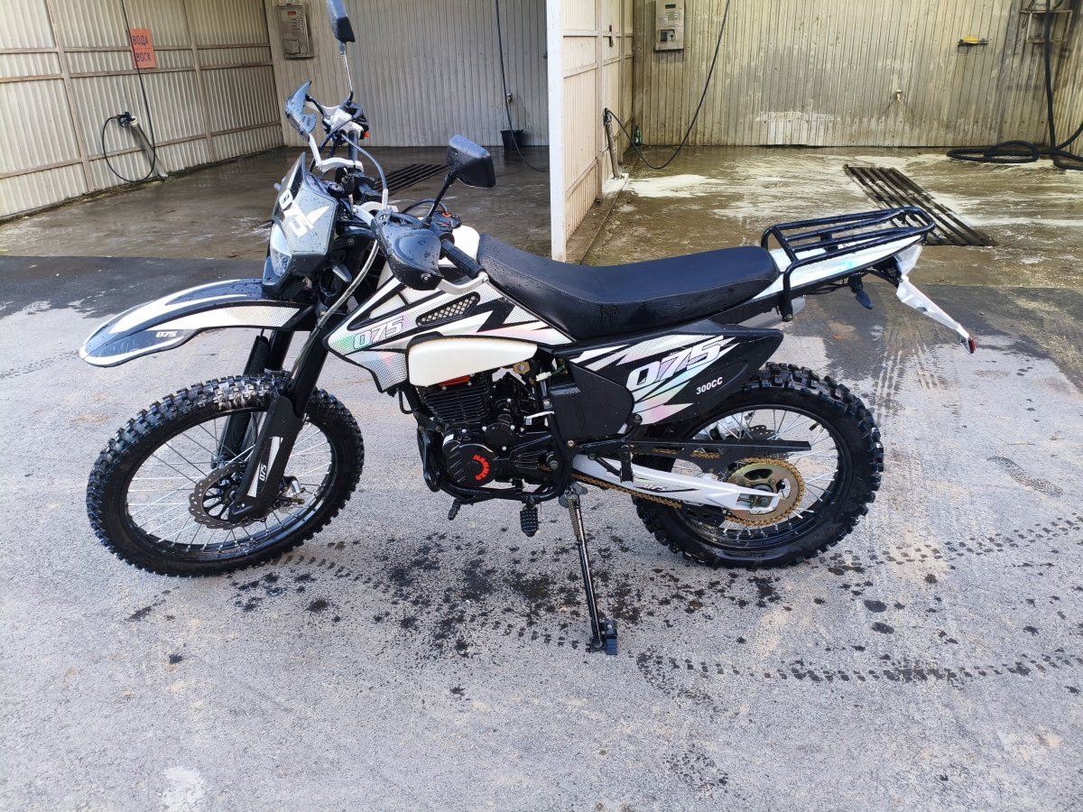 Продам срочно Мотоцикл эндуро Hamer 300. 300куб.