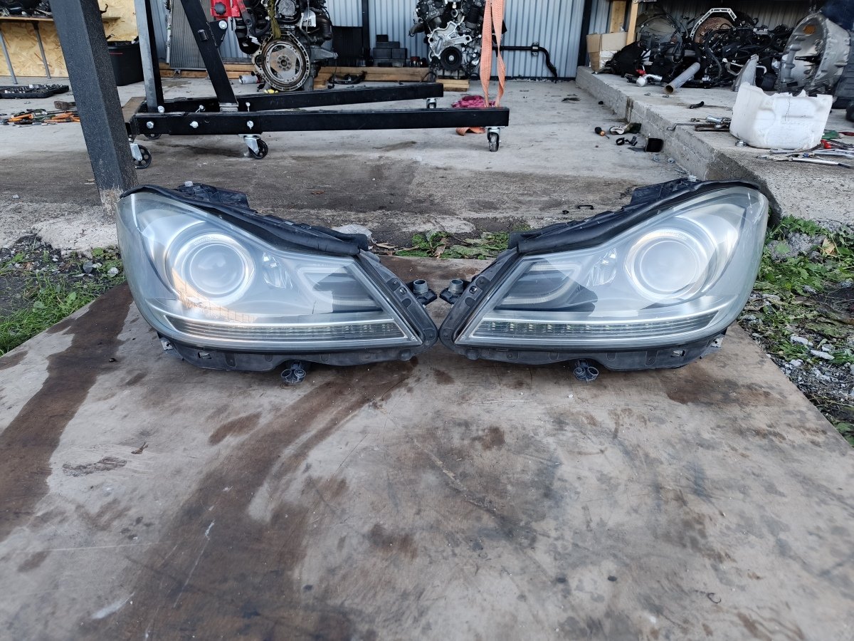 Фары на Mercedes w204