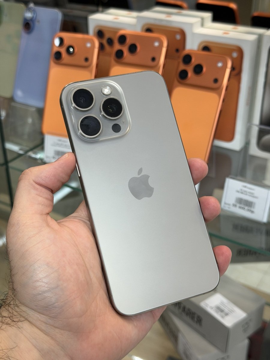 iPhone 15 pro max 256 gb titan