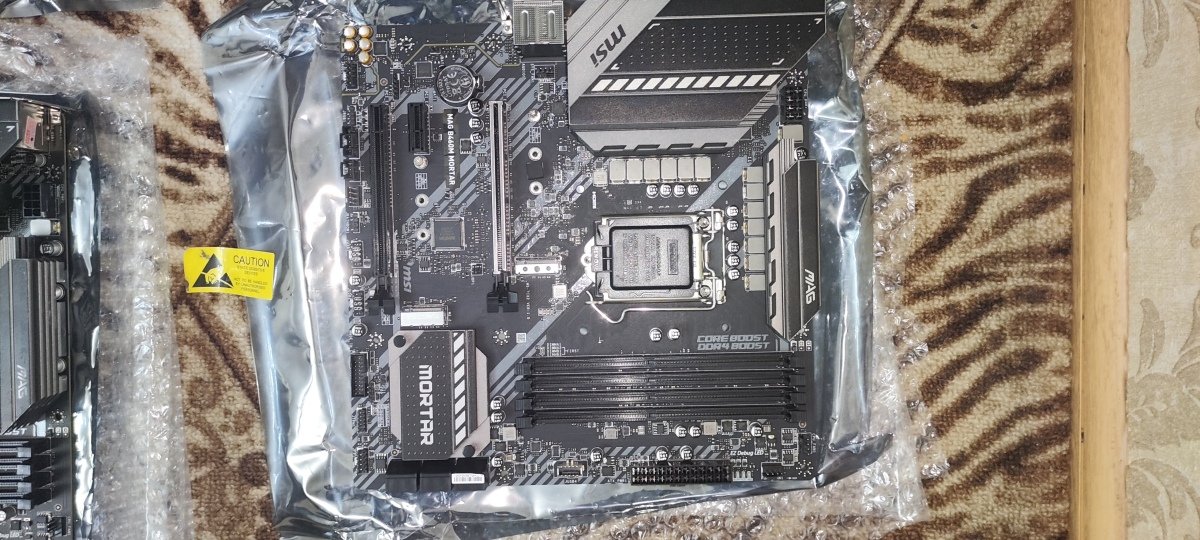 Материнская плата от MSI